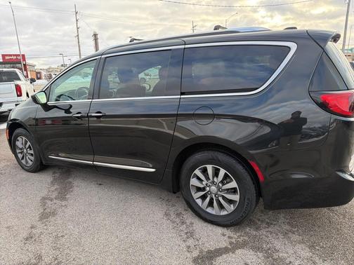 2019 Chrysler Pacifica Touring-L Plus