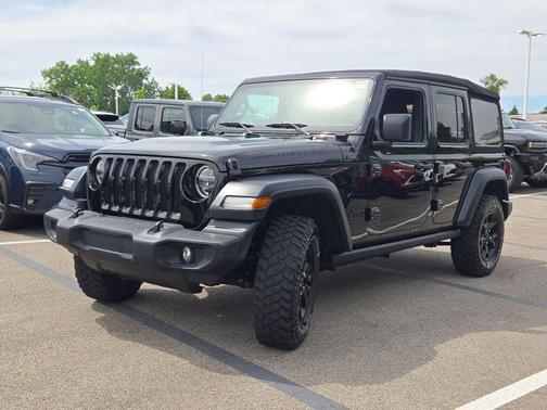 Black Clearcoat 2020 Jeep Wrangler Unlimited Willys 4x4