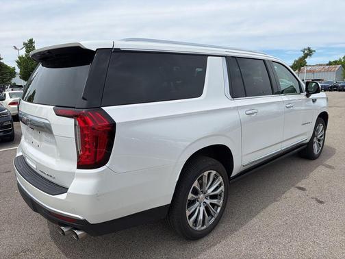 White Frost Tricoat 2021 GMC Yukon XL Denali