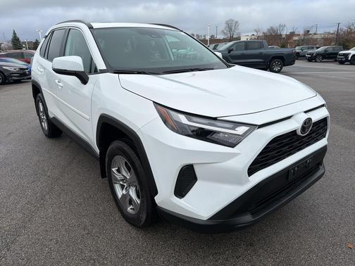 2022 Toyota RAV4 XLE