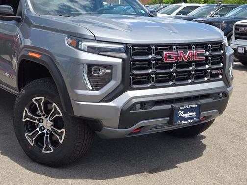 2025 GMC Canyon Base