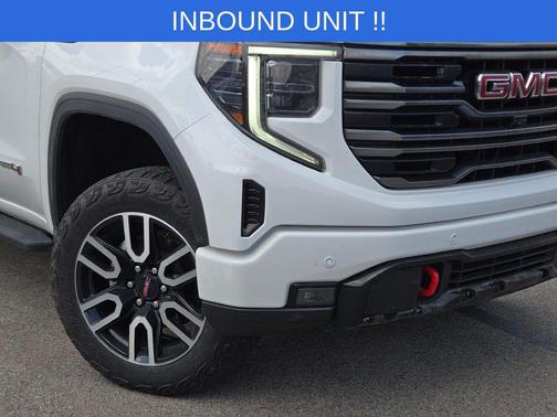 Summit White 2024 GMC Sierra 1500 AT4