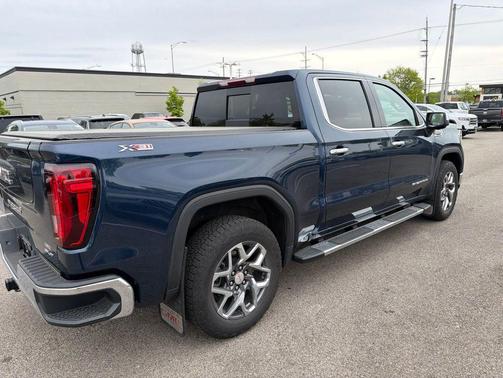 Pacific Blue Metallic 2023 GMC Sierra 1500 SLT