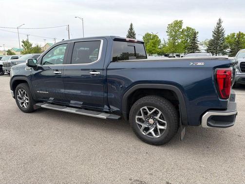 Pacific Blue Metallic 2023 GMC Sierra 1500 SLT