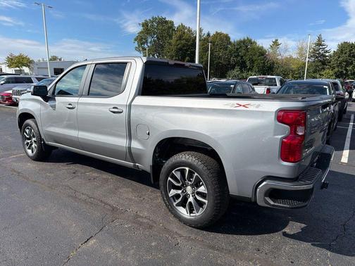 Sterling Gray Metallic 2023 Chevrolet Silverado 1500 LT