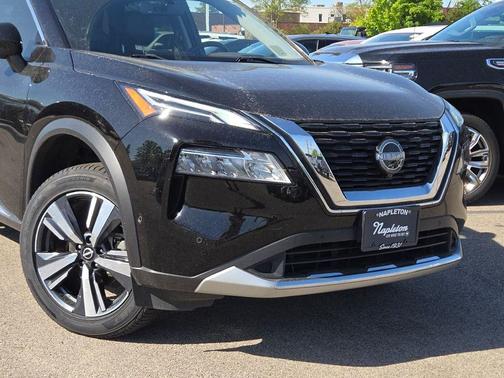 Super Black 2023 Nissan Rogue Platinum