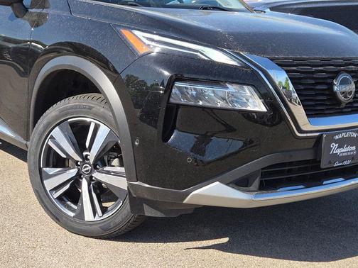 Super Black 2023 Nissan Rogue Platinum