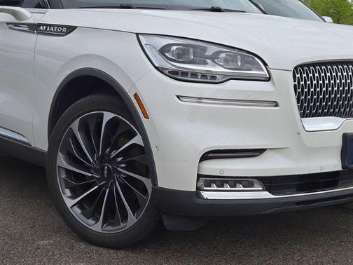 Pristine White 2021 Lincoln Aviator Reserve AWD