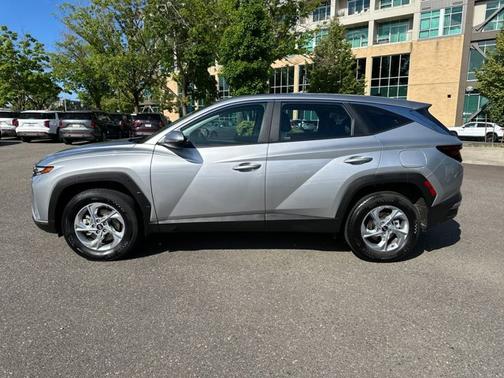 Silver 2023 Hyundai TUCSON SE