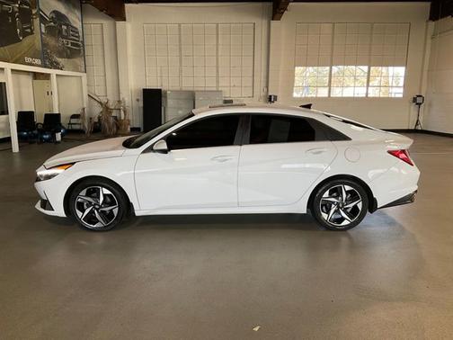White 2023 Hyundai ELANTRA HEV Limited