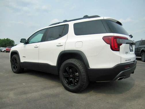 2022 GMC Acadia AWD AT4