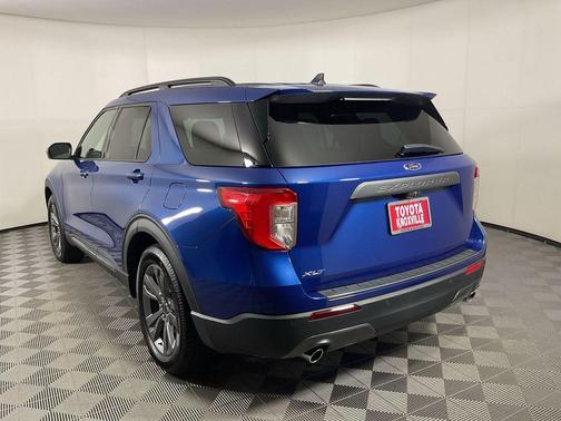 Atlas Blue Metallic 2022 Ford Explorer XLT