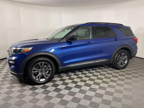 Atlas Blue Metallic 2022 Ford Explorer XLT