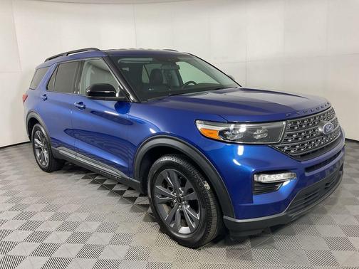 Atlas Blue Metallic 2022 Ford Explorer XLT