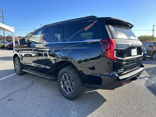Agate Black Metallic 2026 Ford Expedition Active