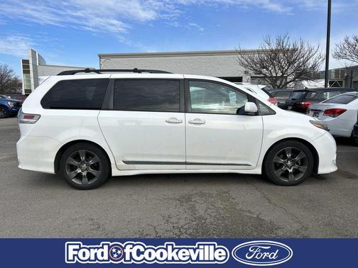 2016 Toyota Sienna SE