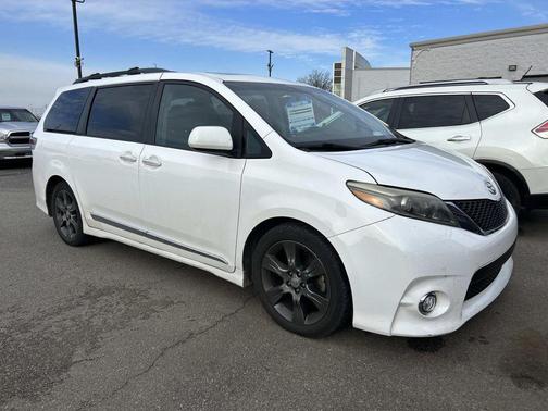 2016 Toyota Sienna SE