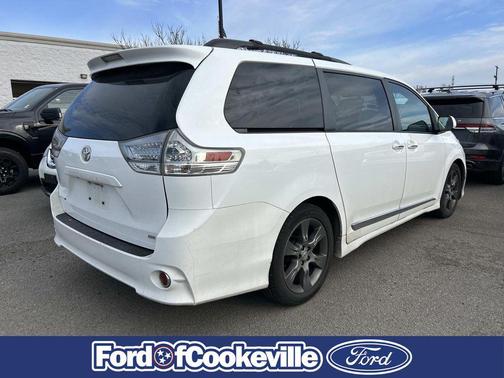 2016 Toyota Sienna SE