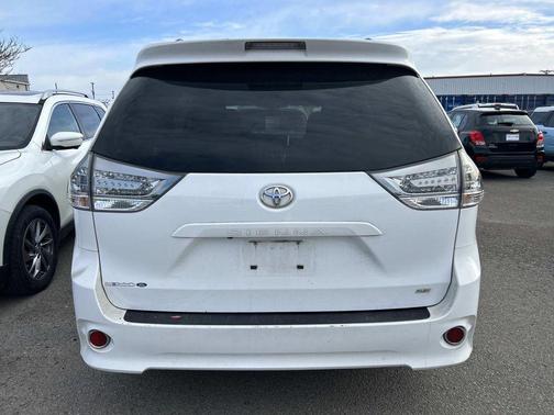 2016 Toyota Sienna SE