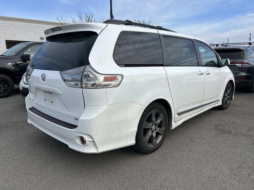 2016 Toyota Sienna SE