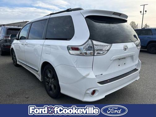 2016 Toyota Sienna SE
