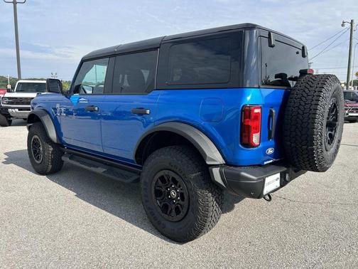 Velocity Blue Metallic 2026 Ford Bronco Big Bend