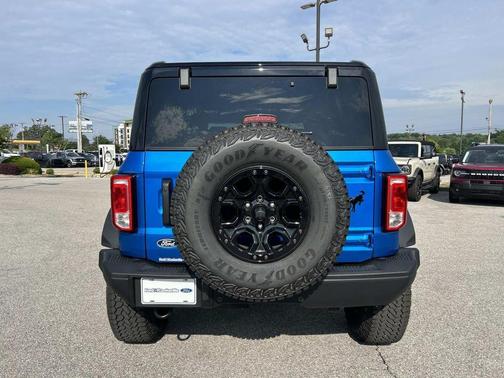 Velocity Blue Metallic 2026 Ford Bronco Big Bend