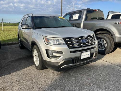 Ingot Silver Metallic 2016 Ford Explorer XLT
