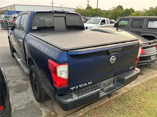 2017 Nissan Titan SL