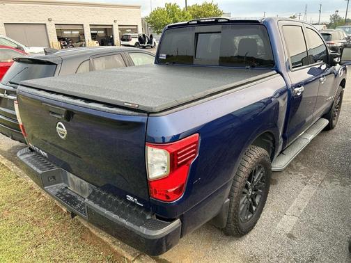 2017 Nissan Titan SL