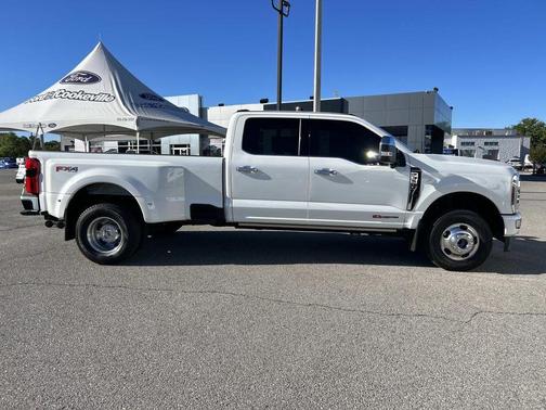 Star White Metallic Tri-Coat 2024 Ford F-350 Platinum