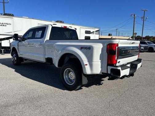Star White Metallic Tri-Coat 2024 Ford F-350 Platinum