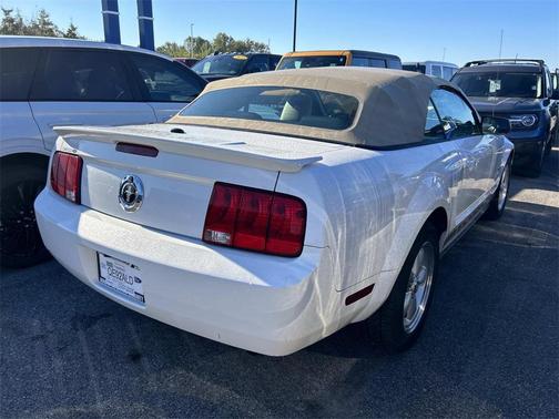 2008 Ford Mustang Deluxe