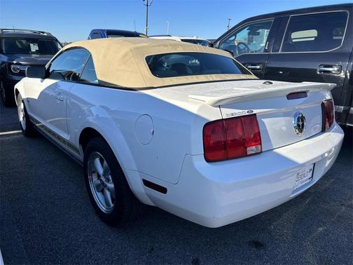 2008 Ford Mustang Deluxe