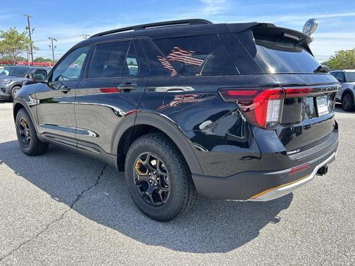 Agate Black Metallic 2026 Ford Explorer Tremor