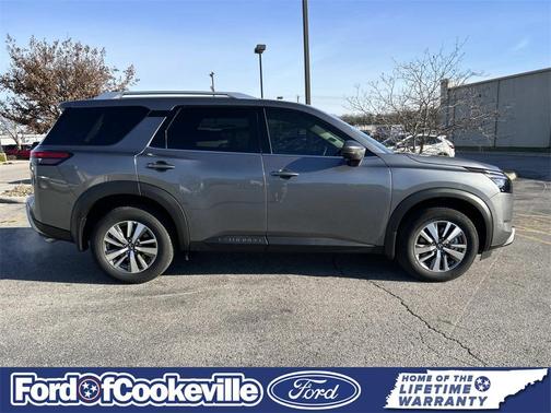 2025 Nissan Pathfinder SL 4WD