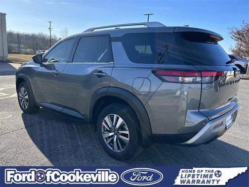 2025 Nissan Pathfinder SL 4WD