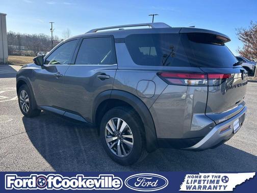 2025 Nissan Pathfinder SL 4WD