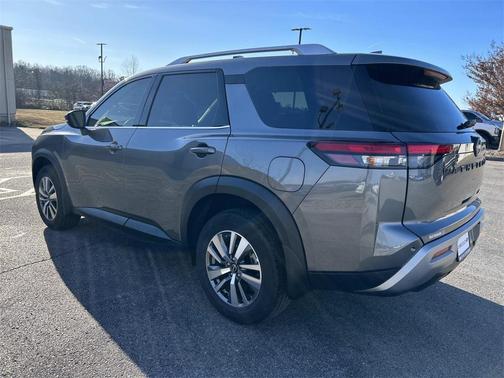 2025 Nissan Pathfinder SL 4WD