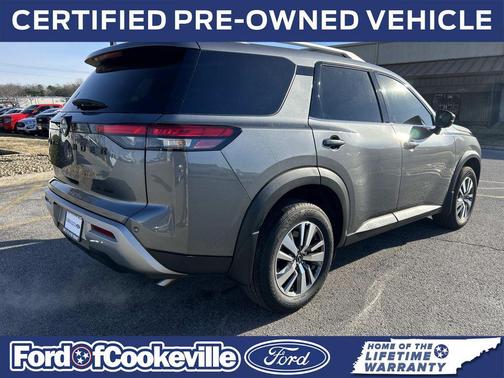 2025 Nissan Pathfinder SL 4WD