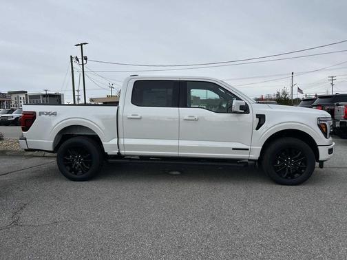 Star White Metallic Tri-Coat 2026 Ford F-150 Lariat