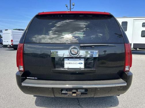 Black Raven 2007 Cadillac Escalade Base