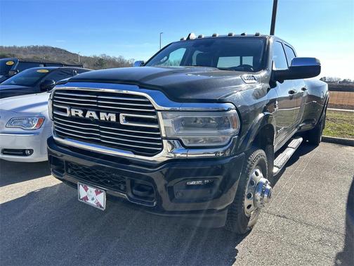2020 RAM 3500 Laramie Crew Cab 4x4 8' Box