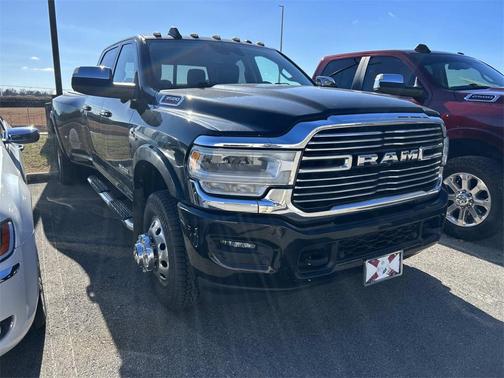 2020 RAM 3500 Laramie Crew Cab 4x4 8' Box