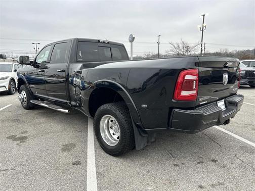 2020 RAM 3500 Laramie Crew Cab 4x4 8' Box