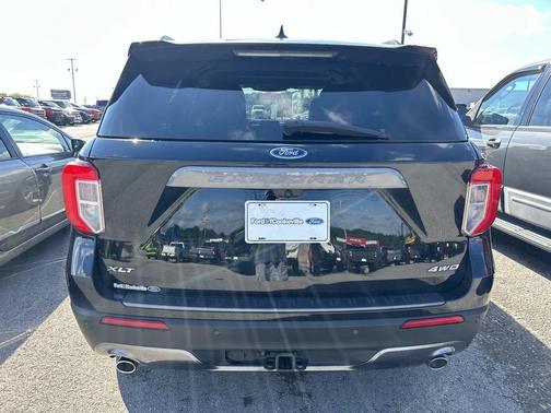 Agate Black Metallic 2022 Ford Explorer XLT