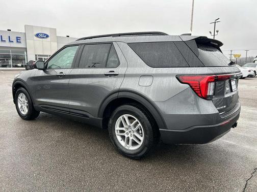 Carbonized Gray Metallic 2026 Ford Explorer Active w/200A Pkg