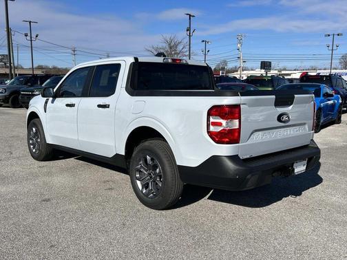Space White Metallic 2026 Ford Maverick XLT