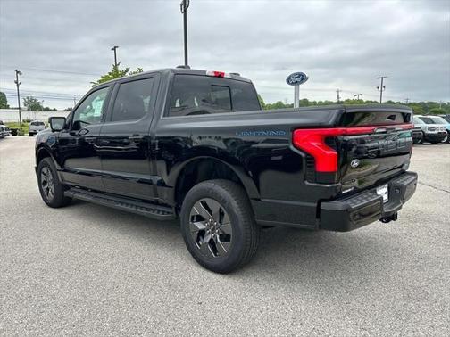 2025 Ford F-150 Lightning LARIAT