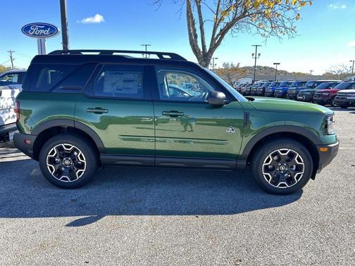 Eruption Green Metallic 2025 Ford Bronco Sport Outer Banks